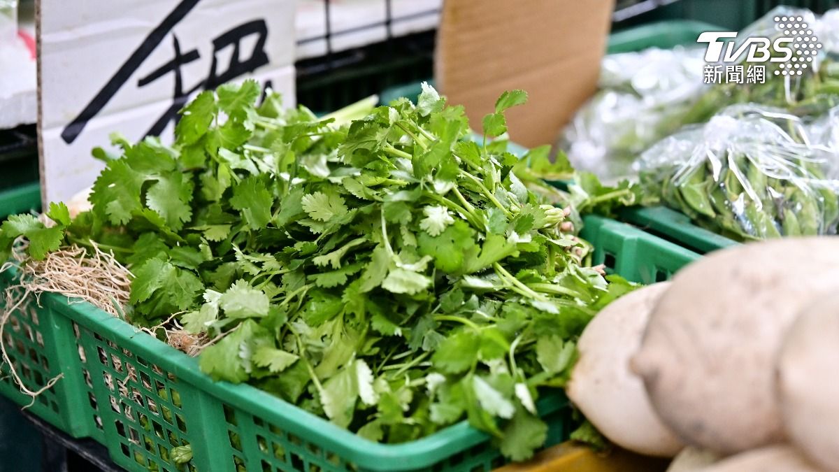 從厭惡香菜到愛上?研究揭基因秘密 討厭半輩子「老了」態度大轉變