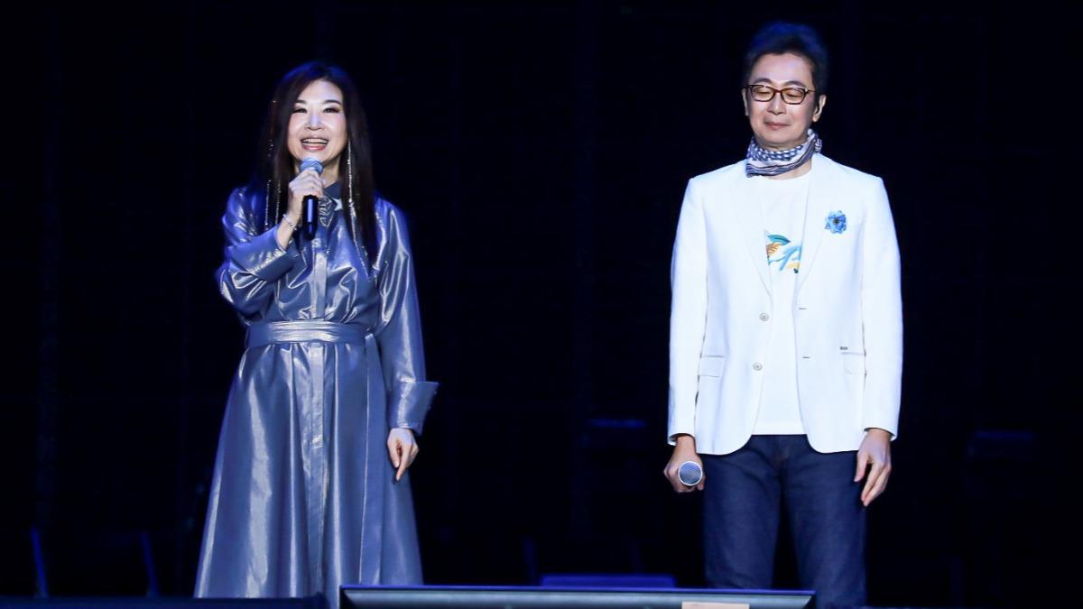 馬毓芬、周秉鈞登台獻唱。(圖/中華音樂人交流協會提供)