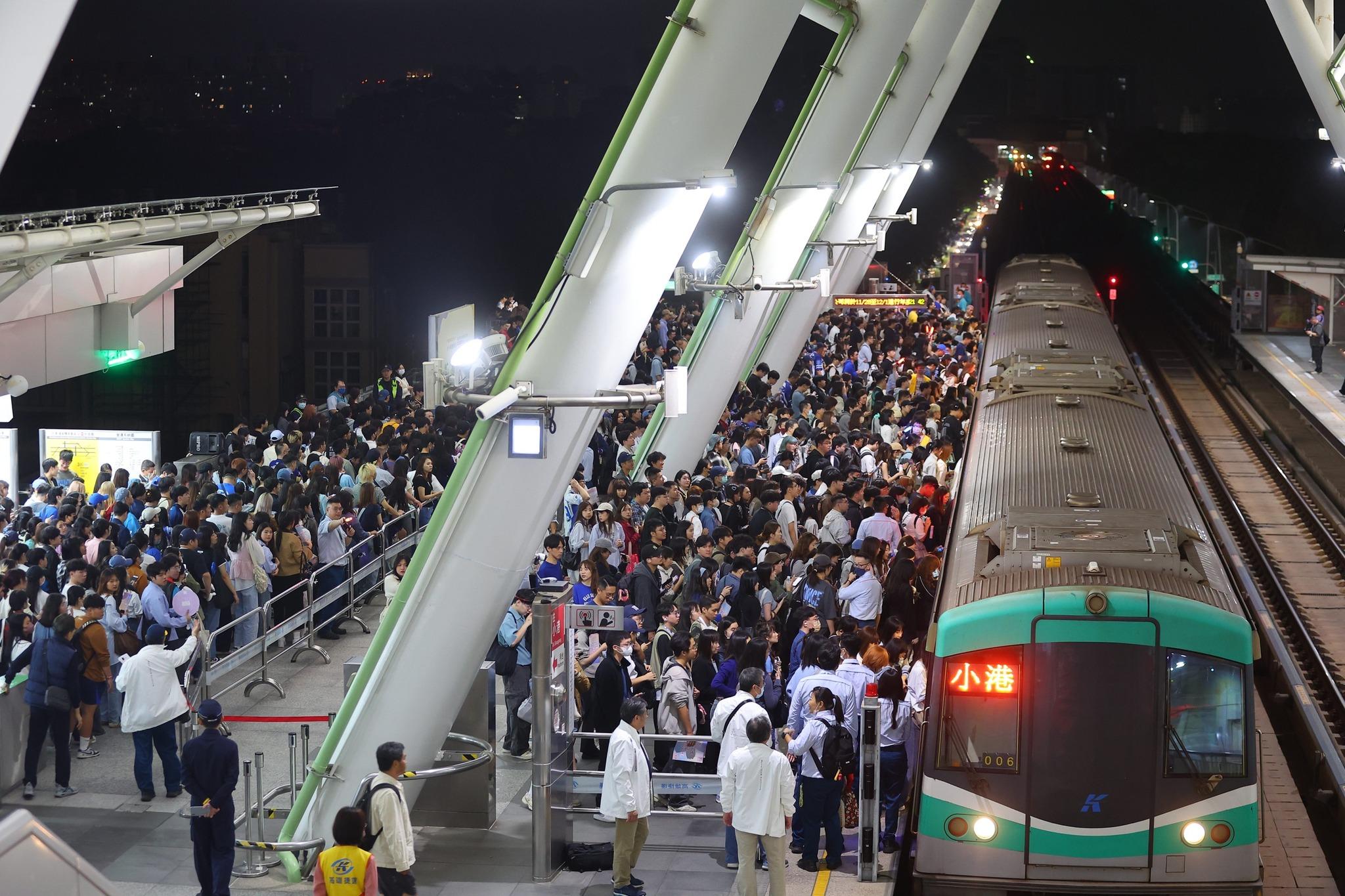 高捷單日運量破35萬人。(圖/翻攝自陳其邁臉書)