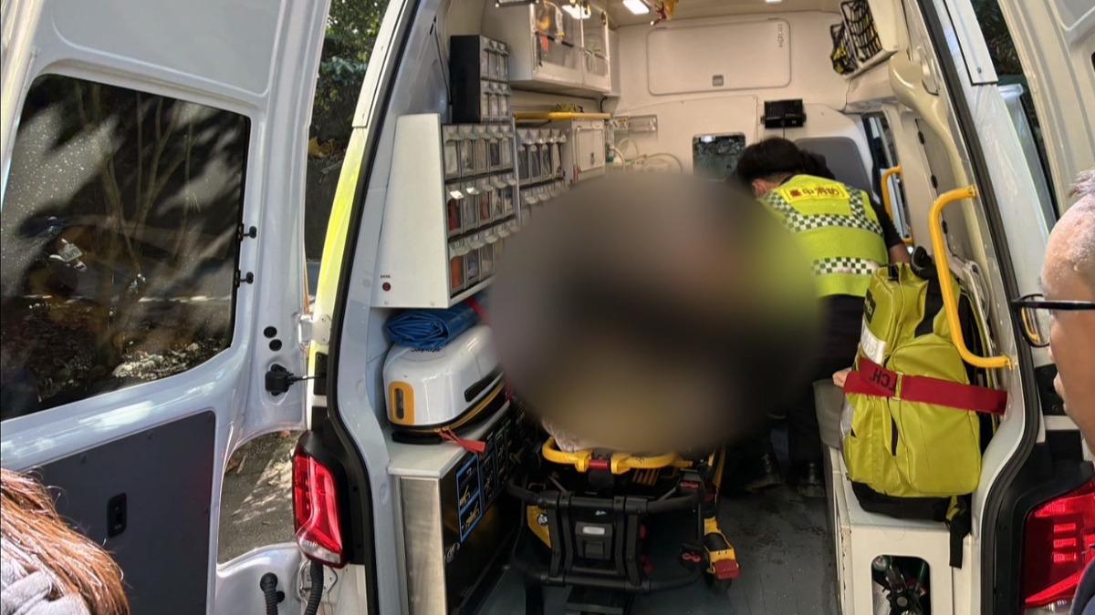 19歲鄭姓女大生在台中霧峰區靈隱寺附近產業道路發生嚴重車禍不幸身亡。(圖/消防隊提供)
