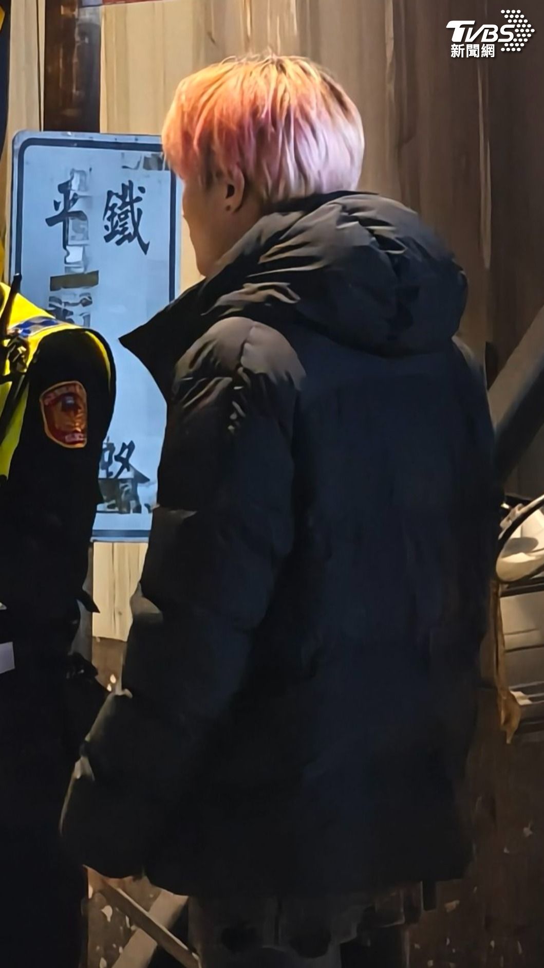 肇事駕駛鍾男酒測值為0，唾液快篩亦呈陰性，初步排除酒駕、毒駕可能。（圖／陳冠宇攝）
