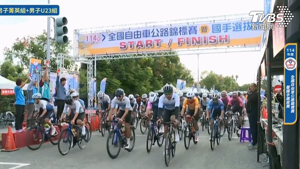 公路賽分為菁英組、U23以及青年組,而兩名男子選手是從台東森林公園出發來回,體力不支棄賽才出現這這幕場景(圖/翻攝臉書@中華民國自由車協會)