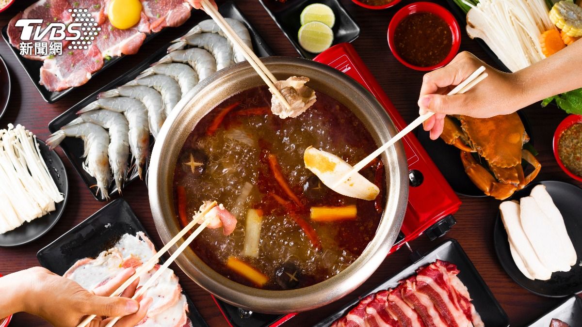 陸火鍋店誤將燃料當鍋底!10多人中毒 經理「喝幾口湯」也送醫