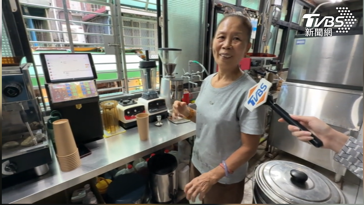 10年店面收了,改在住家營業,業者說是因為人太難請。(圖/TVBS)