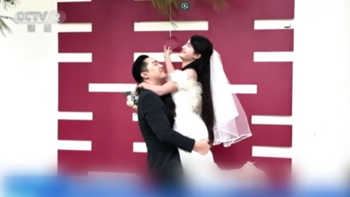 陸專家分析,青年壓力不僅在結婚成本,還包括住房、育兒和對經濟前景的不確定性。(圖/CCTV2)