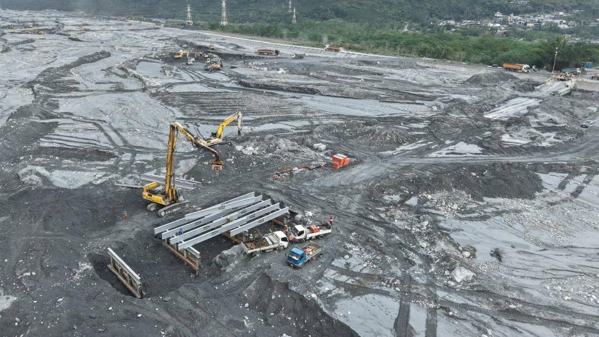馬太鞍溪南下鋼便橋。(圖/東區養護工程分局提供)
