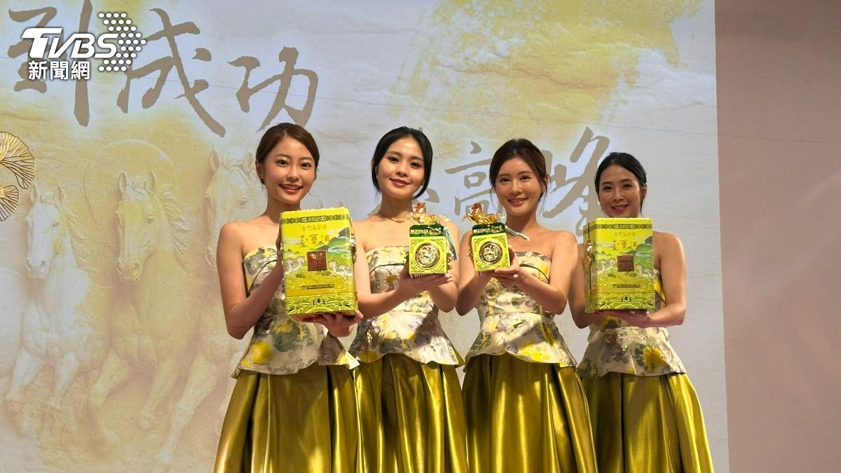 玉璽酒結合瓷器與琉璃工藝，勾調至少八年以上優質陳高。（圖／程子奕攝）