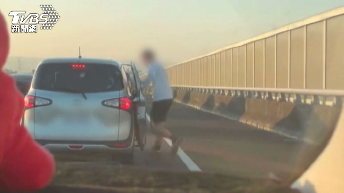 依道交管理處罰條例第33條,警方將通知車主到案說明,駕駛人開罰6000至36000元罰鍰。(圖/民眾提供)