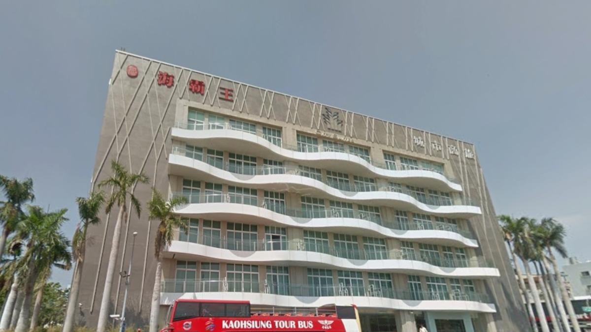 疑沒「防墜措施」!高雄海霸王工人墜樓不治 勞工局停工開罰