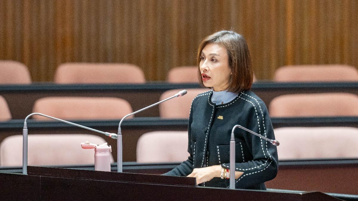 政院版《財劃法》遭暫緩 邱議瑩提1事問柯志恩:妳投哪版本?