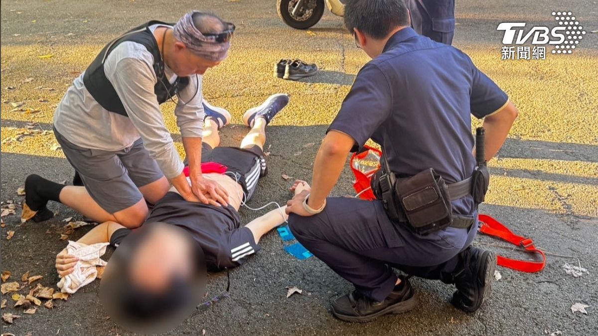 鬼門關前走一遭!新北中年男「運動突倒地」無呼吸 警民合作搶命