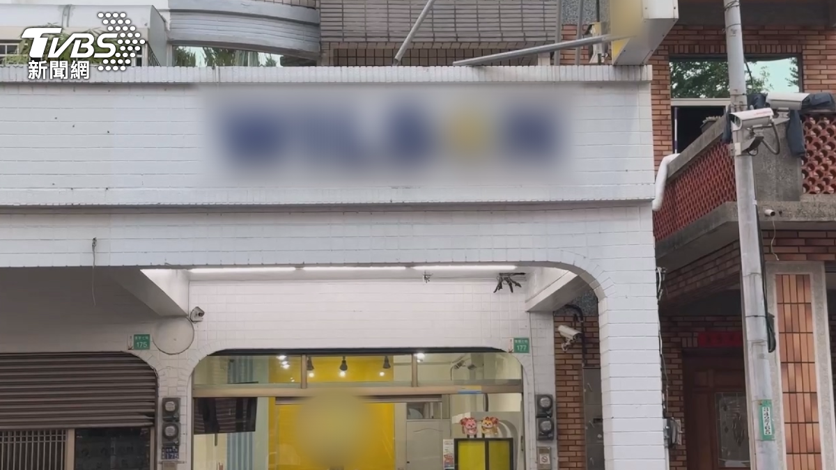 當事補習班業者對此事件持不同看法,並表態支持該名老師。(圖/TVBS)