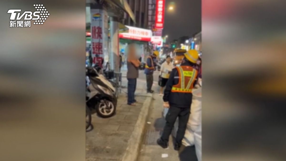 嗆「你靠我們吃飯」 男罵清潔隊員飆三字經。(圖/翻攝FB清潔隊的大小心酸)
