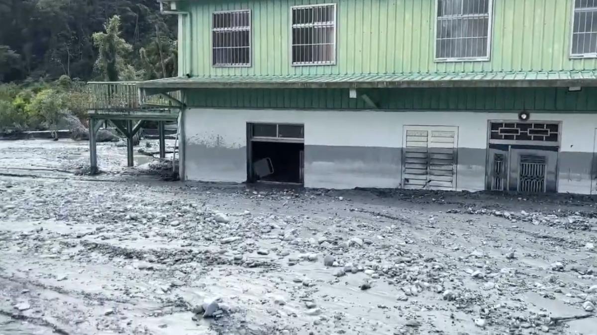 11／22無風無雨家園竟又遭淹。（圖／受災戶提供）