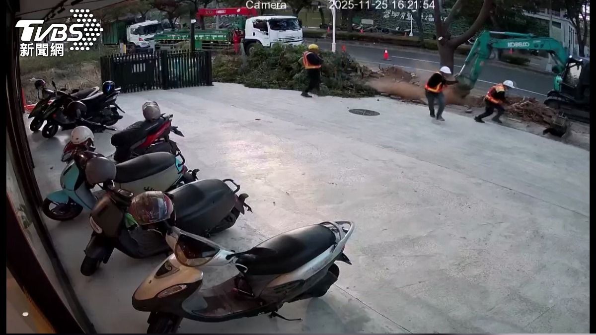 台中工人挖斷瓦斯管 噴氣驚魂急逃命。(圖/TVBS)