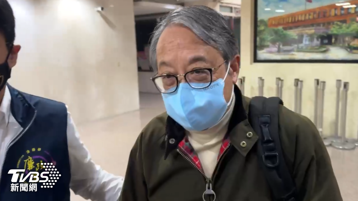 前連江縣府秘書長張龍德100萬交保。(圖/TVBS)