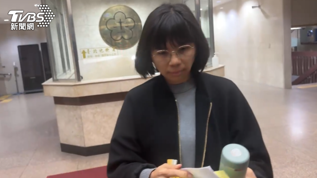 行人工程負責人李宛諭30萬交保。(圖/TVBS)
