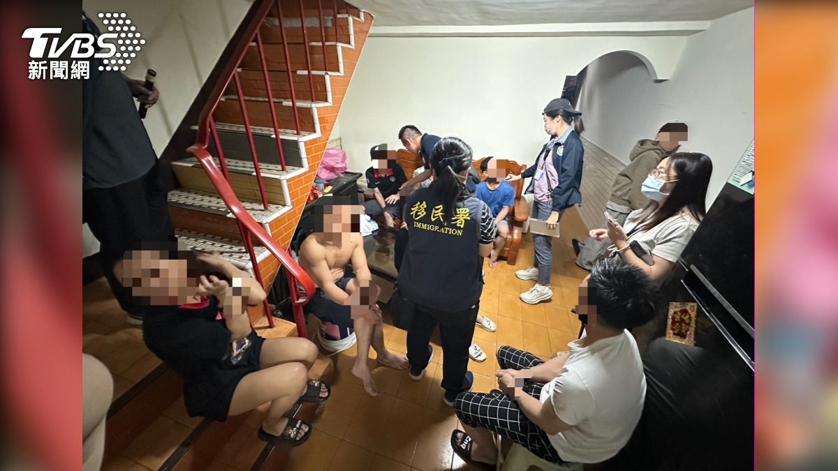 高雄市專勤隊擴大掃蕩，一口氣查獲了17名非法移工。（圖／TVBS）