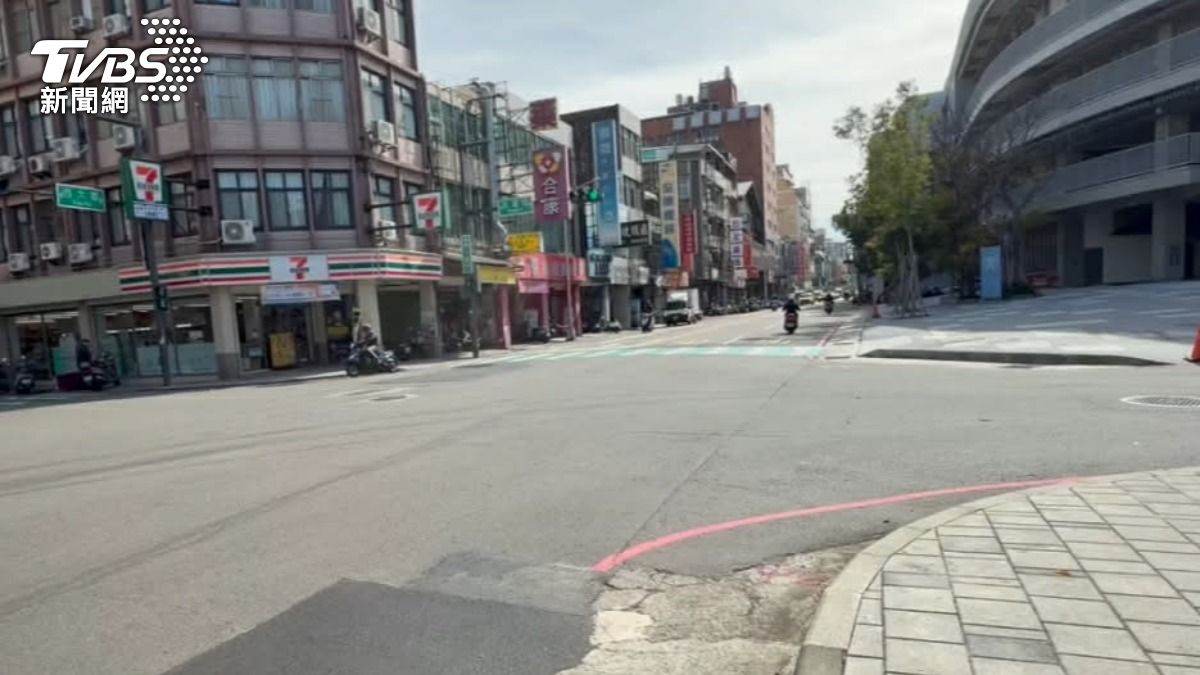 毒駕闖禍竟是殺人通緝犯！林男行為異常引警注意，車內查獲毒品落網。（圖／ＴＶＢＳ）
