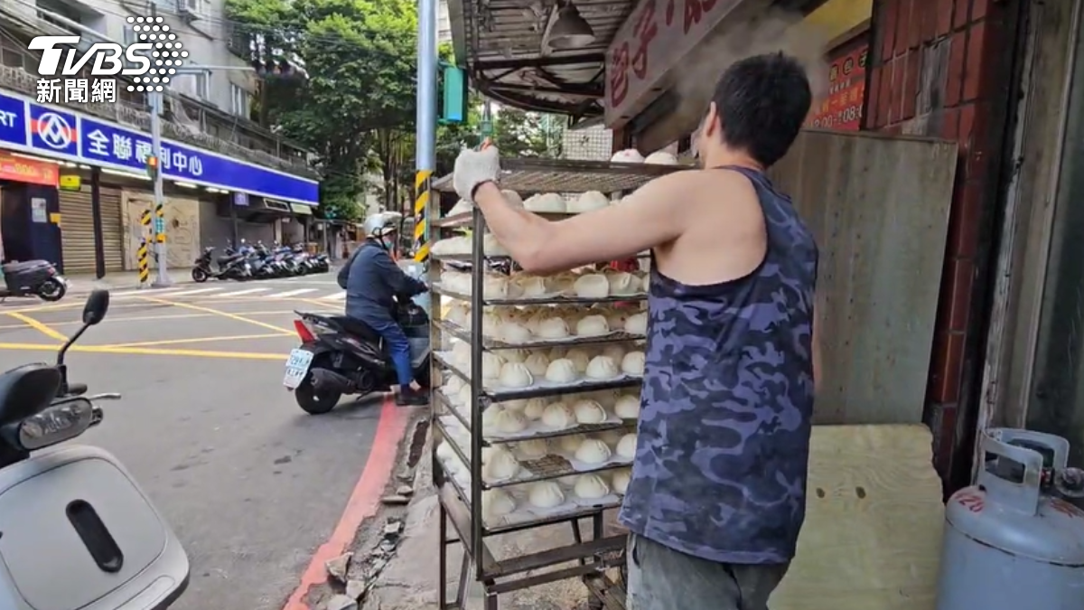 其他肉包店業者表示會以量制價或推出優惠方案,避免價格過高。(圖/TVBS)