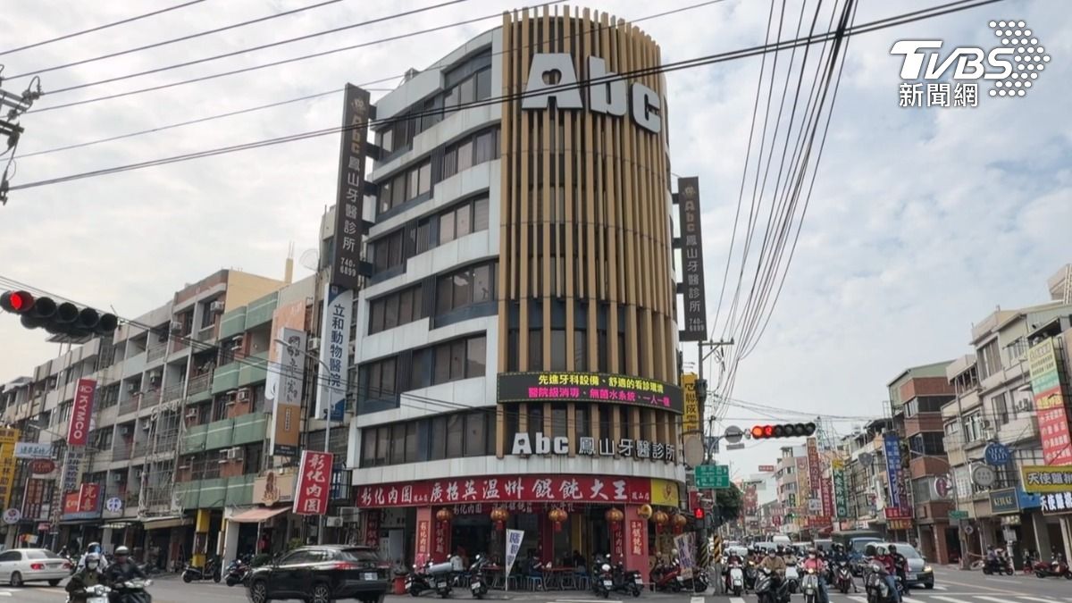 檢警在ABC牙醫聯盟診所的帳冊內發現創辦人謝尚廷跟哥哥謝尚人以及妹妹謝素芬,利用洗金大法,洗了29億元(圖/TVBS)