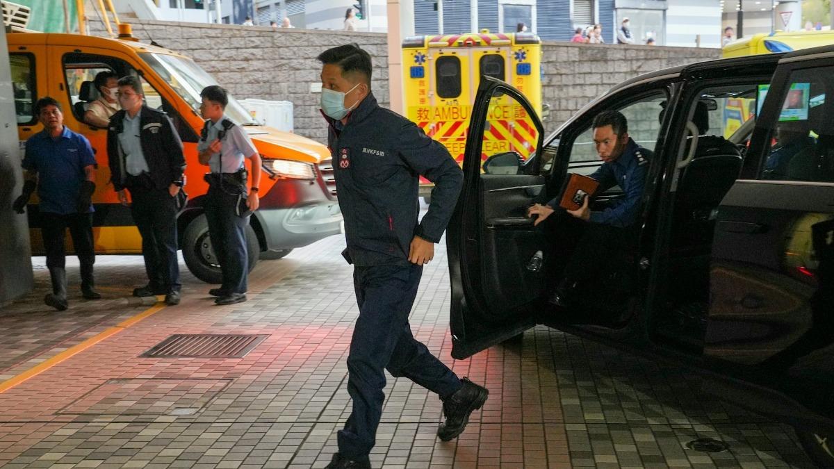 消防處處長楊恩健到醫院了解。（圖／香港01）