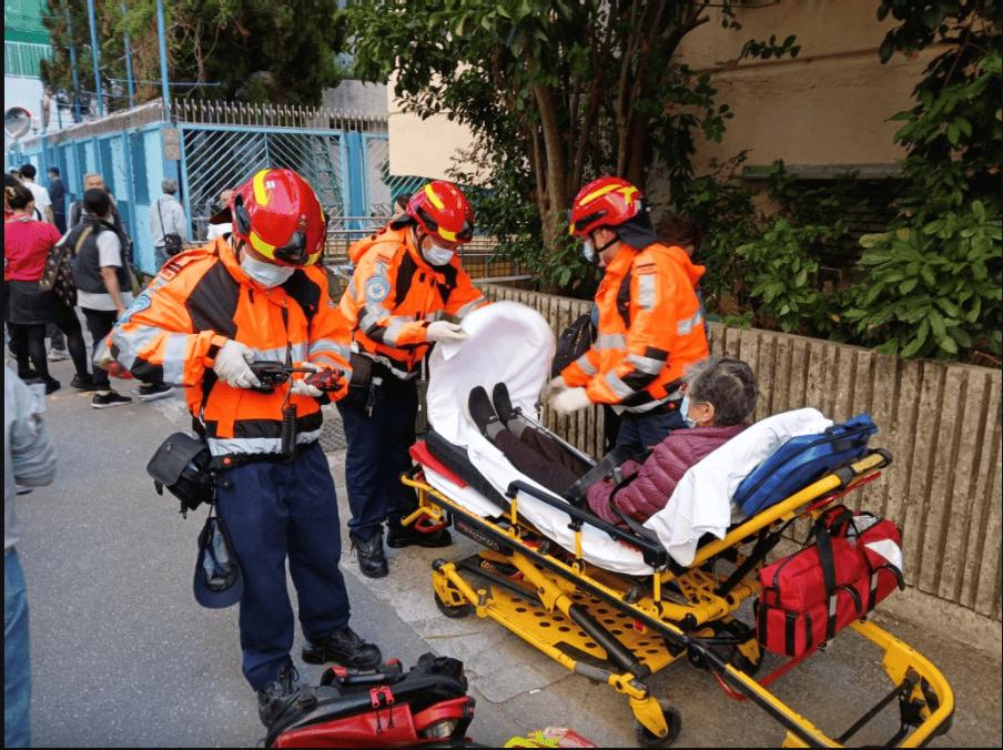 火警中至少12人死亡，包括一名消防員。另外，有16名傷者。（圖／星島日報）