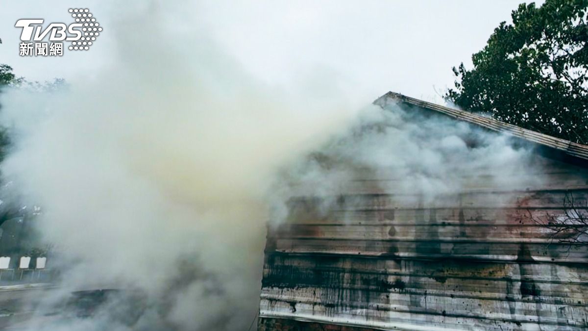 燒柴釀災！台東70年古厝成焦黑廢墟　屋主不捨逃生