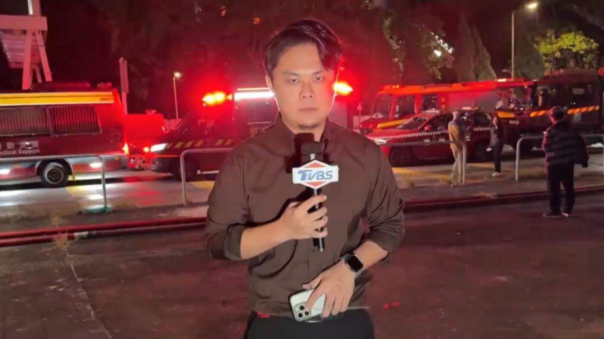 TVBS新聞團隊也立刻趕到現場關注香港大埔大火。(圖/TVBS)
