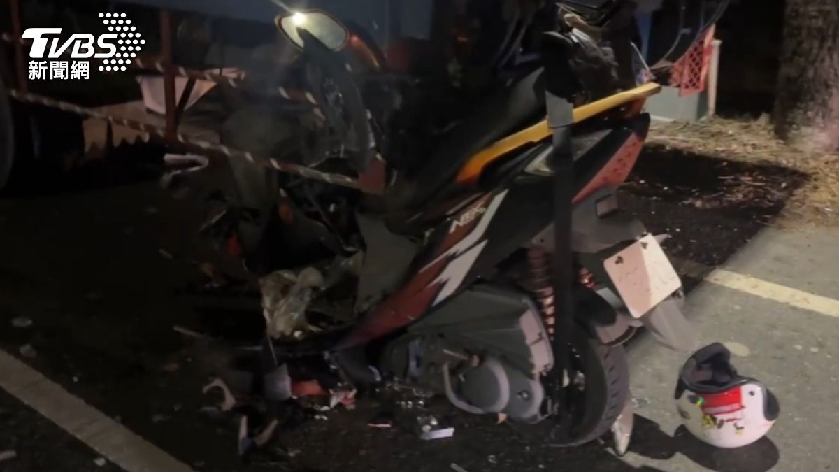 雲林死亡車禍！40歲騎士猛撞大貨車「嵌進車尾」　傷重死亡