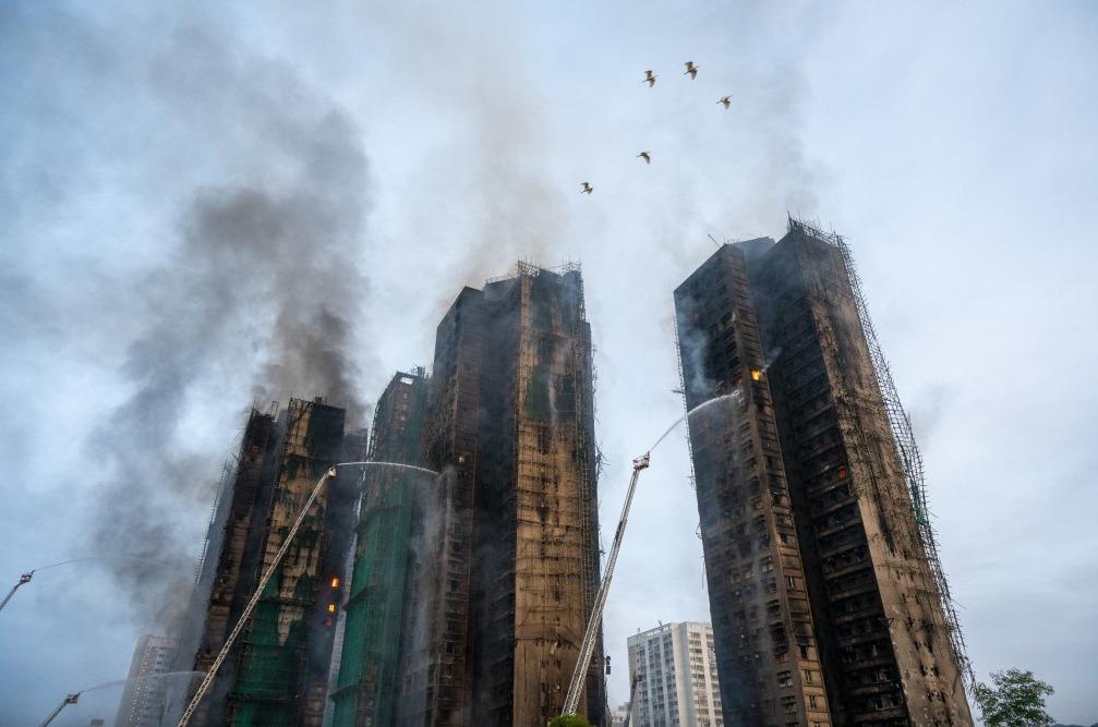 宏福苑五級火,累積死亡人數達到44人。(圖/星島日報)