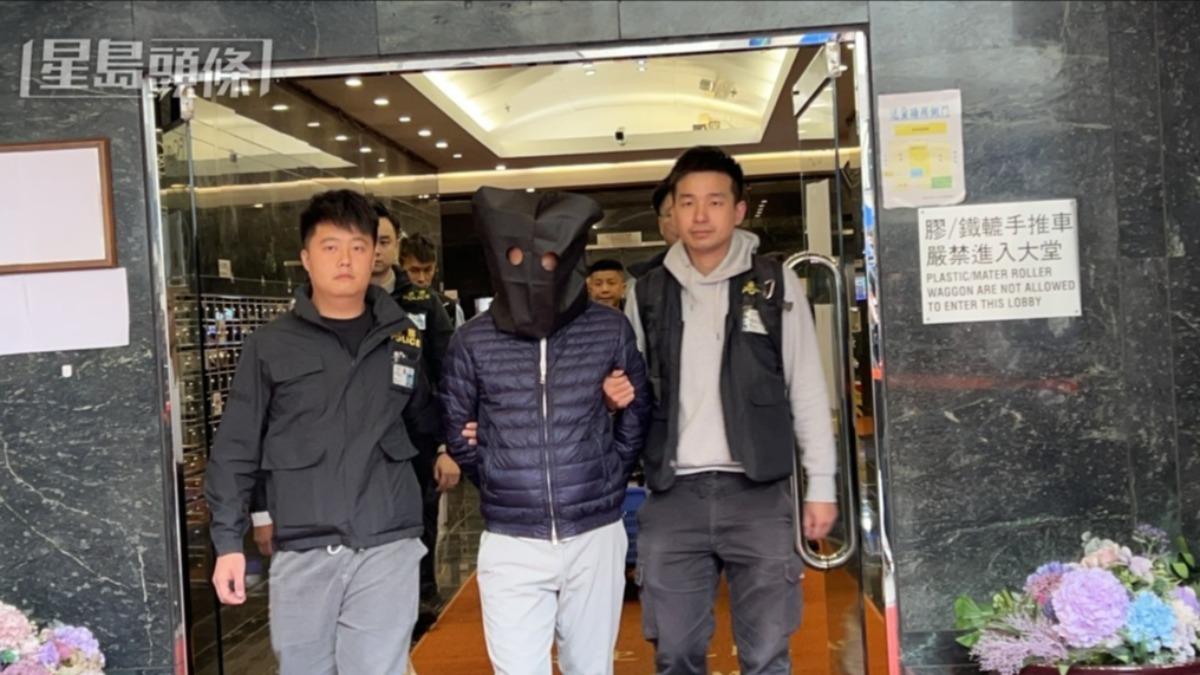 香港大火/宏福苑奪44命!工程公司遭搜警「黑布蒙頭」帶走1人