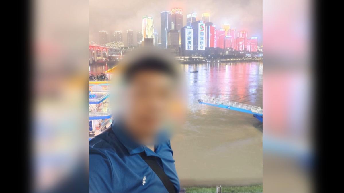 洪姓分隊長社交能力強,交友廣闊,經常在臉書貼上出席各種餐會和出國旅遊的訊息。(圖/翻攝自臉書)
