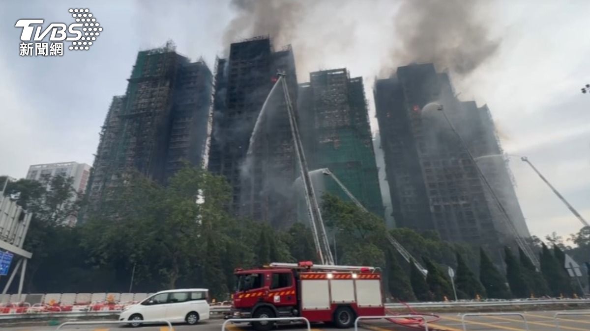 香港宏福苑大火至少造成44人罹難,成為香港近60年來最嚴重的火災之一。(圖/記者吳奎炎 攝)