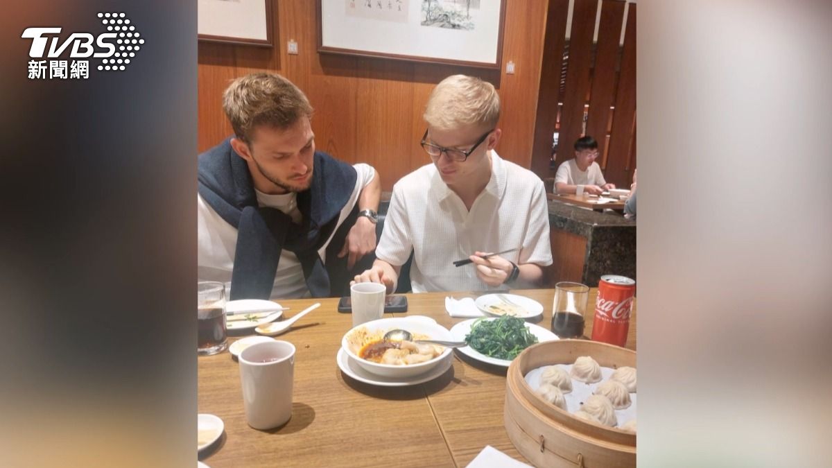 勒布朗強調,台灣的食物非常棒,無論是在市中心還是在餐廳,他都很喜歡在這裡用餐,並且很高興能體驗到新的文化和美食。(圖/TVBS)