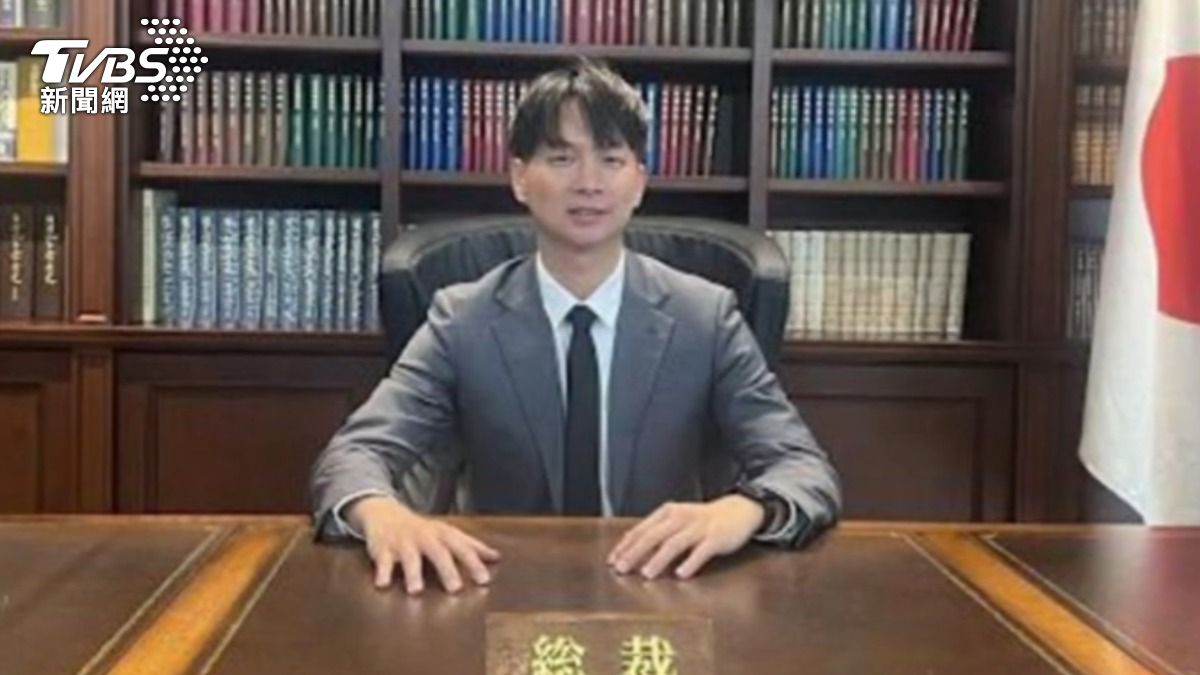陳宥丞在高市早苗的辦公桌上拍照挨轟，不過陳宥丞反擊，這是很常態性的行為，不需要刻意曲解。（圖／TVBS）