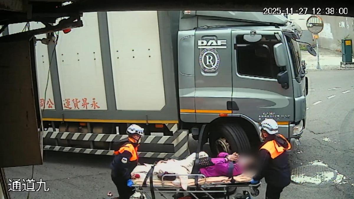 警方提醒民眾,大型車輛應裝設側面鏡頭並多加留意周圍狀況。(圖/民眾提供)