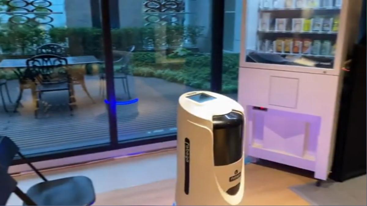 旅宿用機器人送餐和幫投販賣機等應用，可省1.5人力。（圖片來源／敦謙集團）