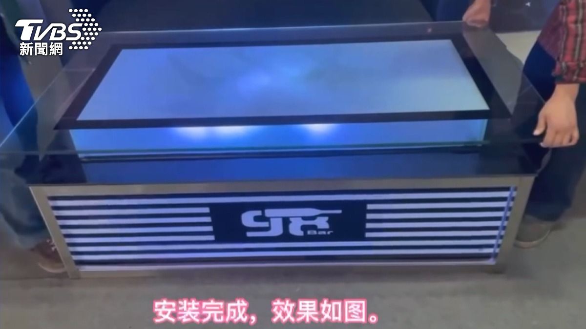 洪先生他最初以搬運傢俱起家,近兩年發現商機,開始自行接案組裝網購平台的傢俱。(圖/洪先生提供)