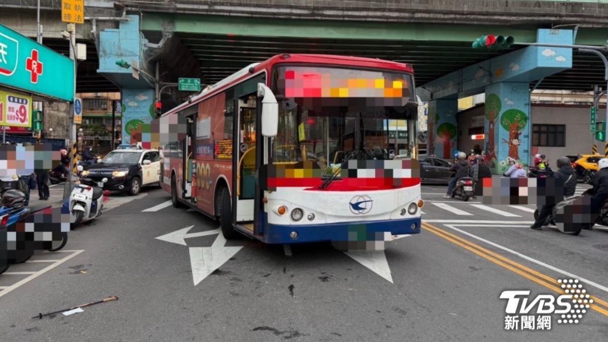 公車奪命事故!87歲老翁遭捲進車底 失智妻「目睹」卻未能辨認