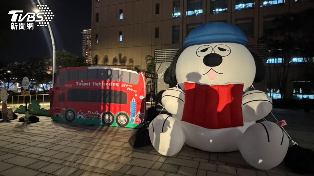 台北市政府找來經典IP「花生漫畫」中的史努比等角色宣傳12月活動。（圖／陳怡潔攝）
