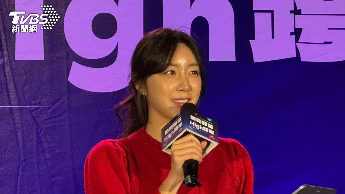韓國啦啦隊員安芝儇擔任繽紛耶誕玩台北宣傳大使。（圖／陳怡潔攝）