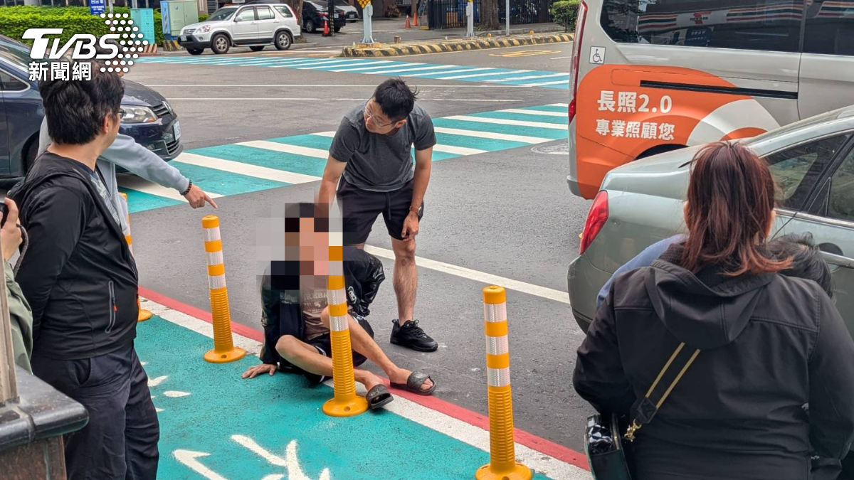 兩名越籍男子遭逮捕。(圖/TVBS)