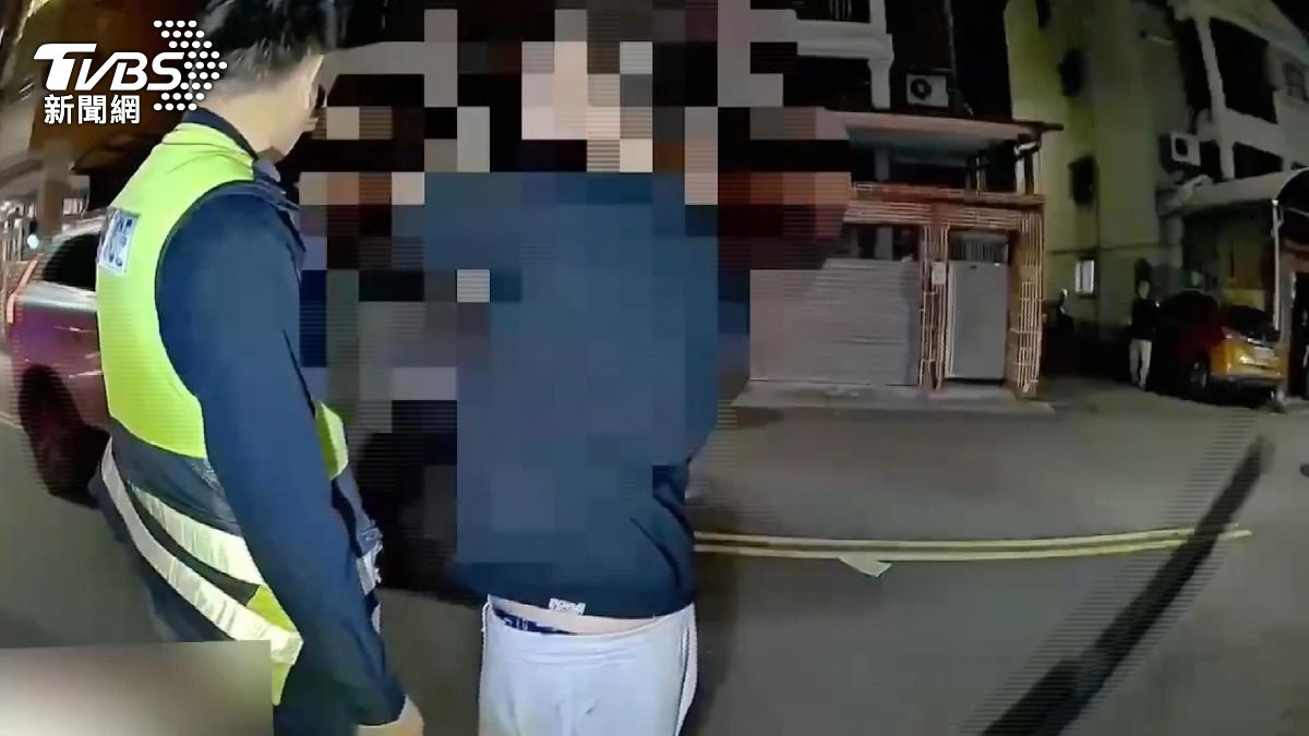 巴西男險遭撞!台男「喪屍煙彈」上路。(圖/TVBS)