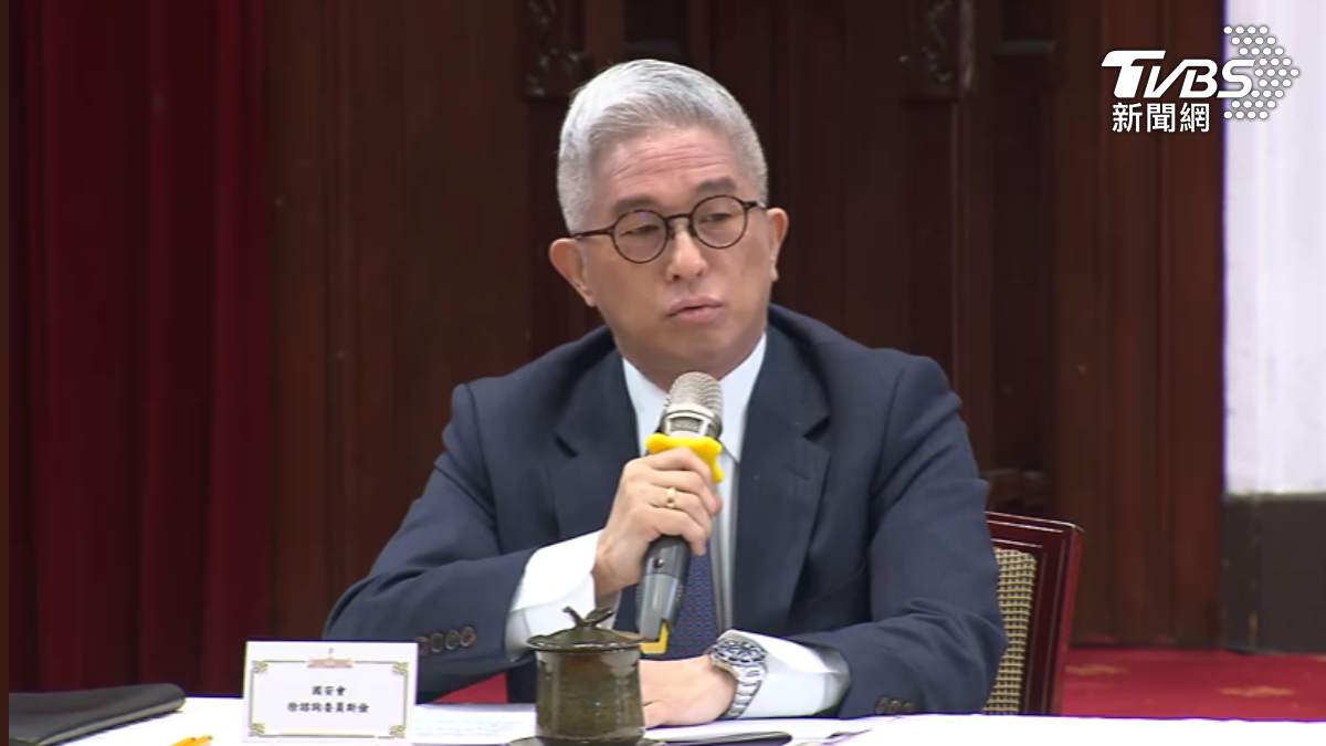 總統府28日突然宣布,總統已正式任命國安會諮委徐斯儉,出任國防部軍政副部長。(圖/TVBS)