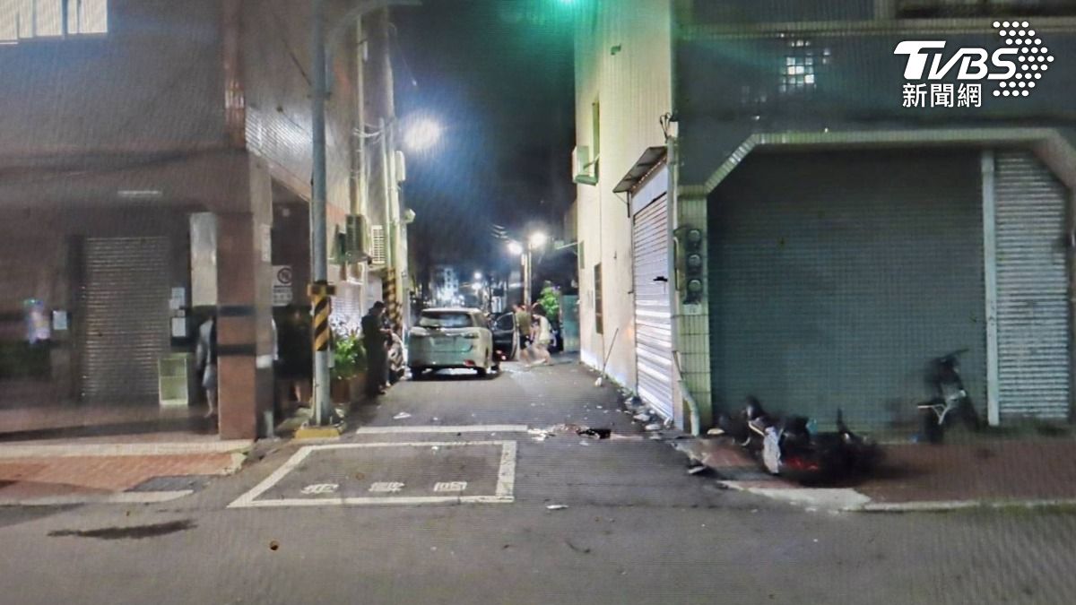 有片/高雄車禍1日2死!妙齡女滑行撞桿亡 志願役噴飛撞牆斷魂