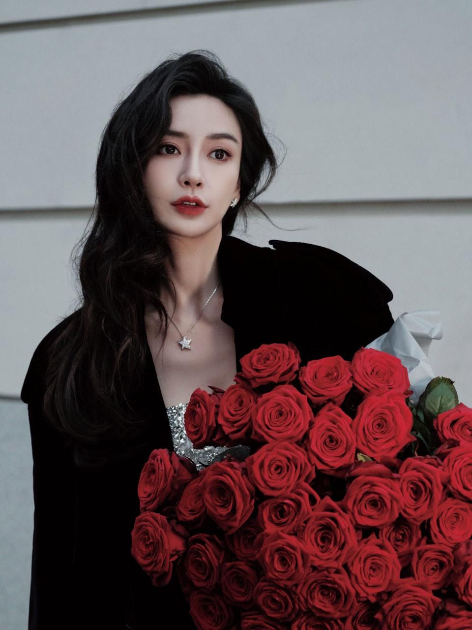 Angelababy。(圖/翻攝自臉書@楊穎工作室)