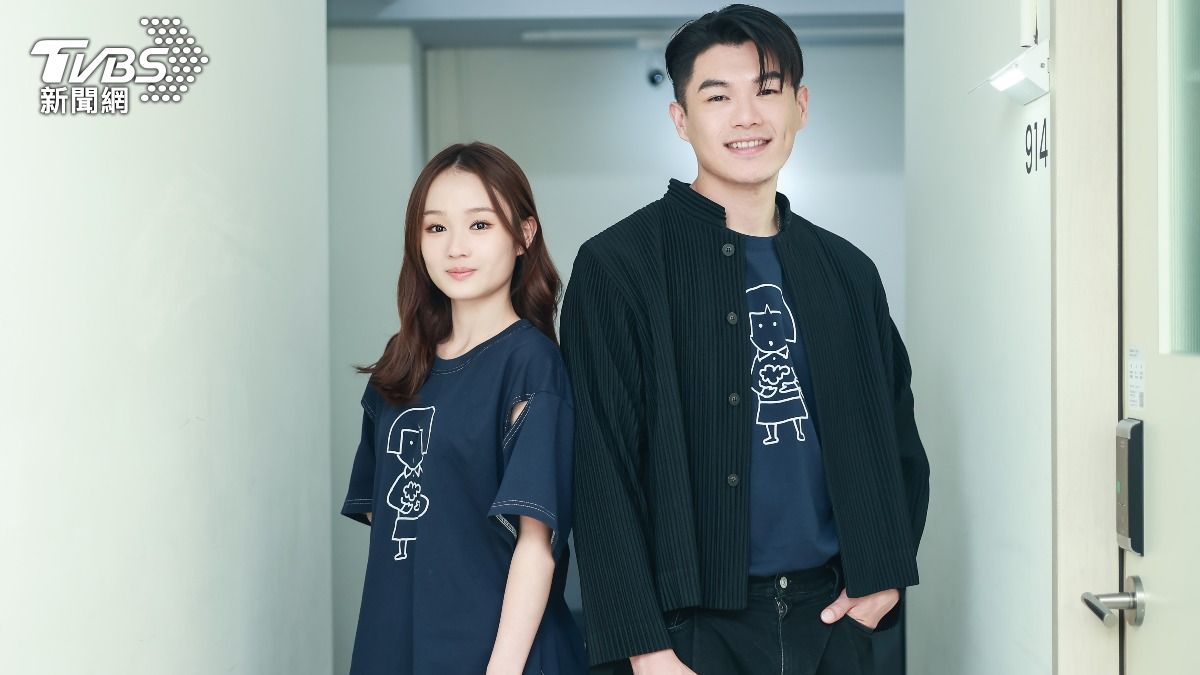方郁婷(左)、柯煒林主演《大濛》入圍金馬獎最佳男女主角。(圖/趙世平攝)