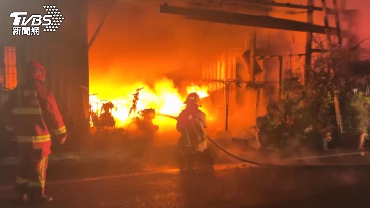 凌晨爆炸聲嚇醒鄰居! 高雄保養廠「陷火海」二樓驚見女屍