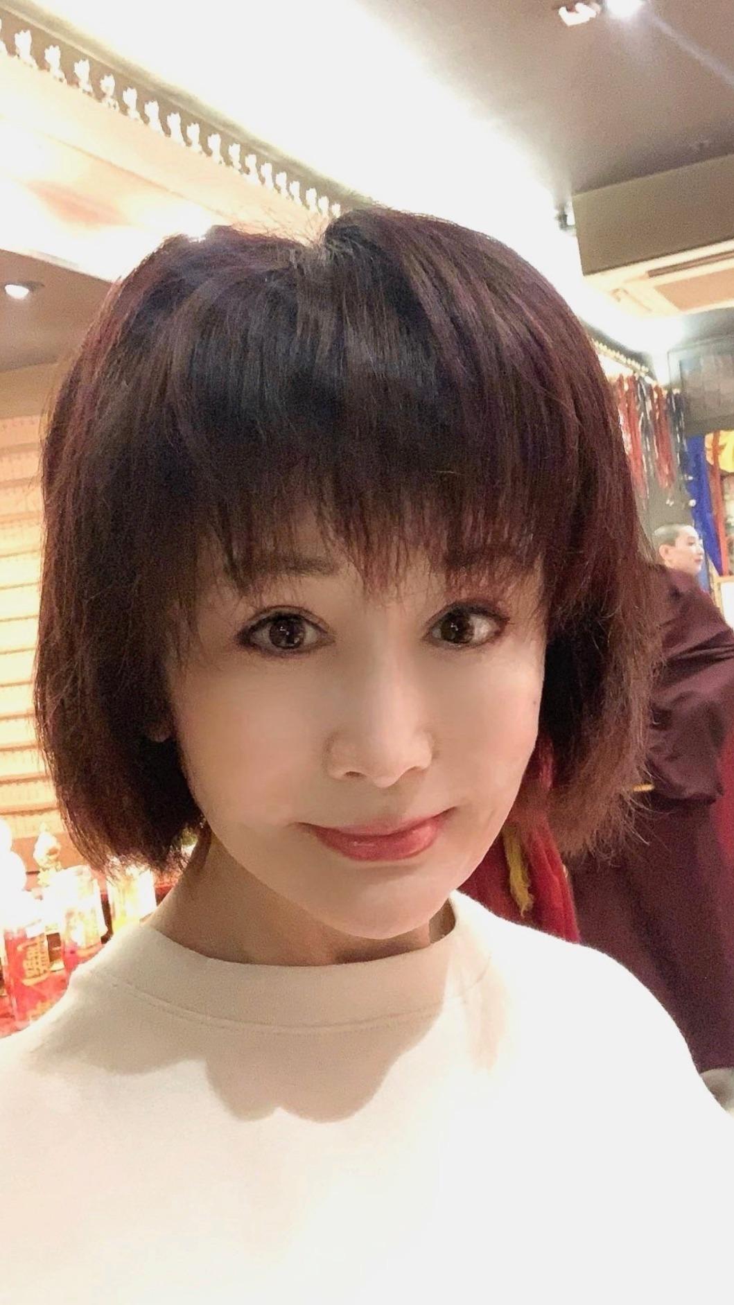 潘迎紫深夜po法會現場。(圖/翻攝自臉書)